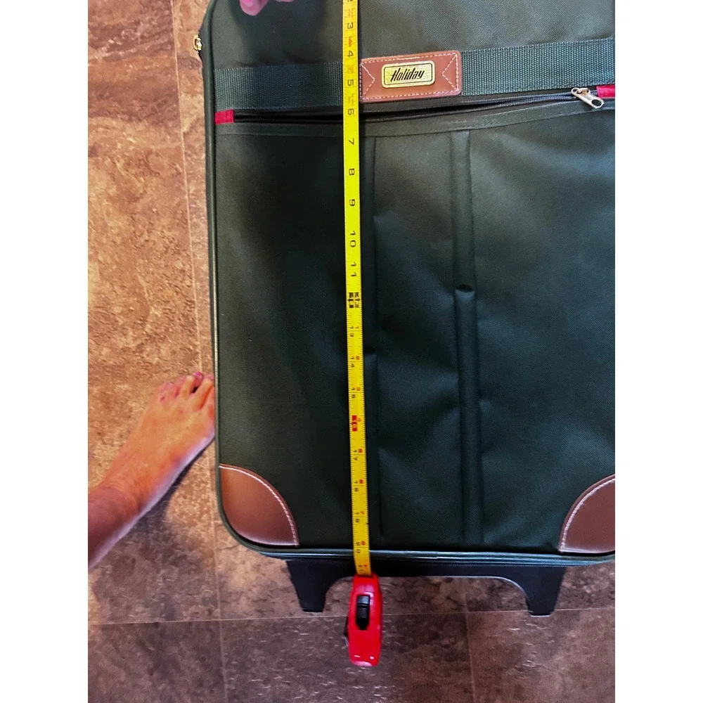 Holiday rolling suitcase